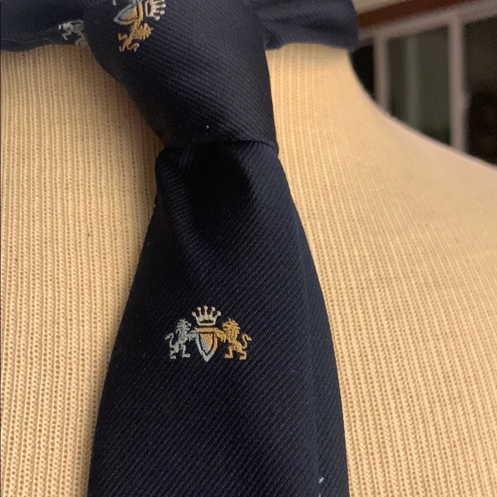 CHARING CROSS HERALDIC LIONS AND CROWN CRESTS VINTAGE NECKTIE